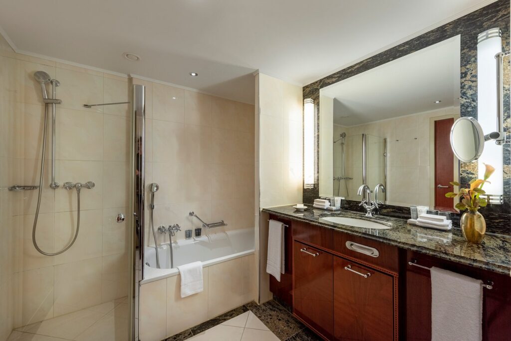 classic-family-room-bathroom