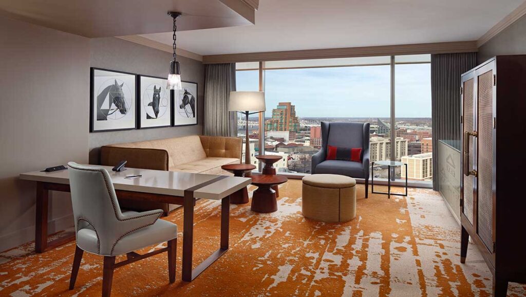 loudtn-omni-louisville-executive-corner-suite-living-room
