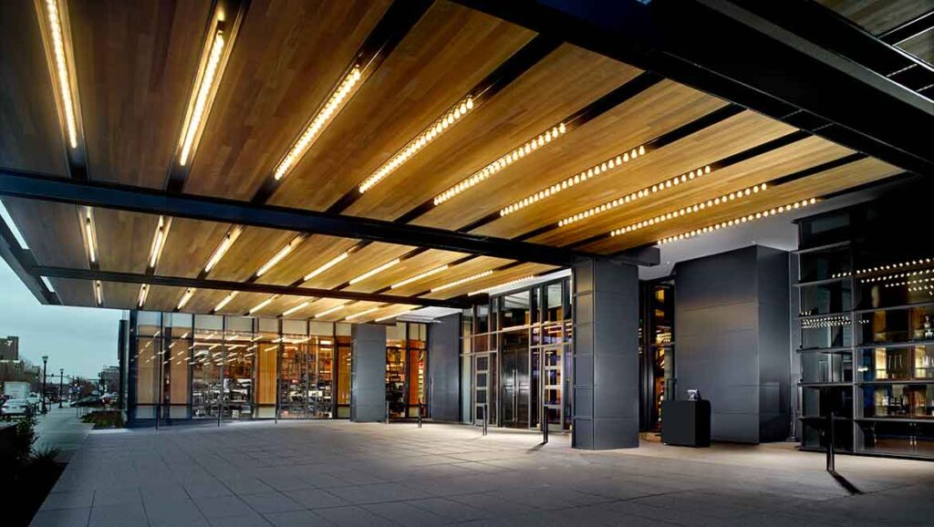 loudtn-omni-louisville-portecochere